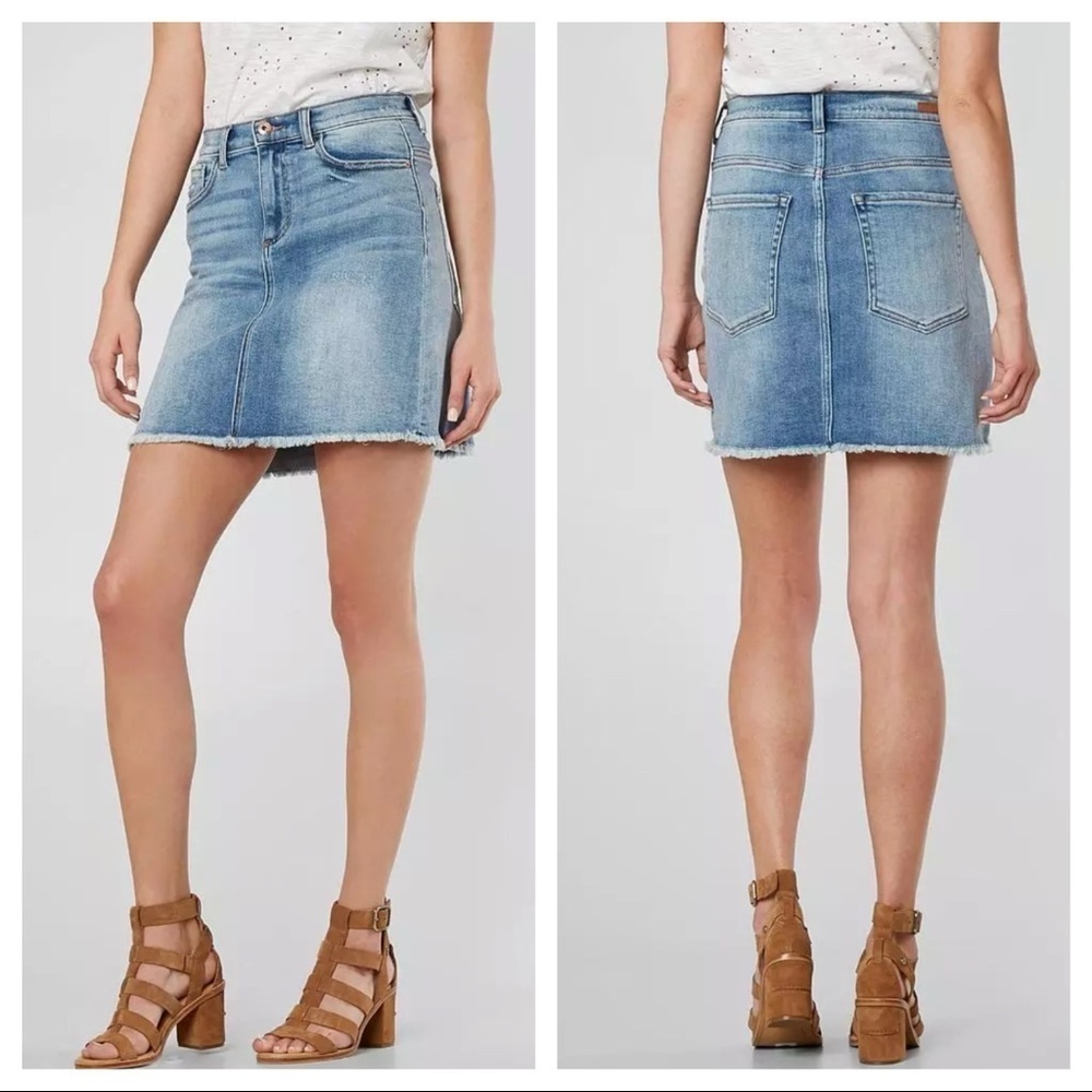 Sneak Peek Jeans Nashville High Rise Skirt size M